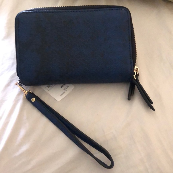 Neiman Marcus multi compartment Wristlet Wallet - Picture 5 of 7